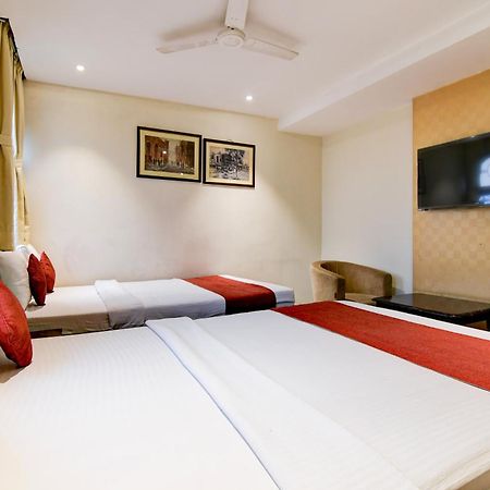 Hotel King'S Crown Calcutta Buitenkant foto
