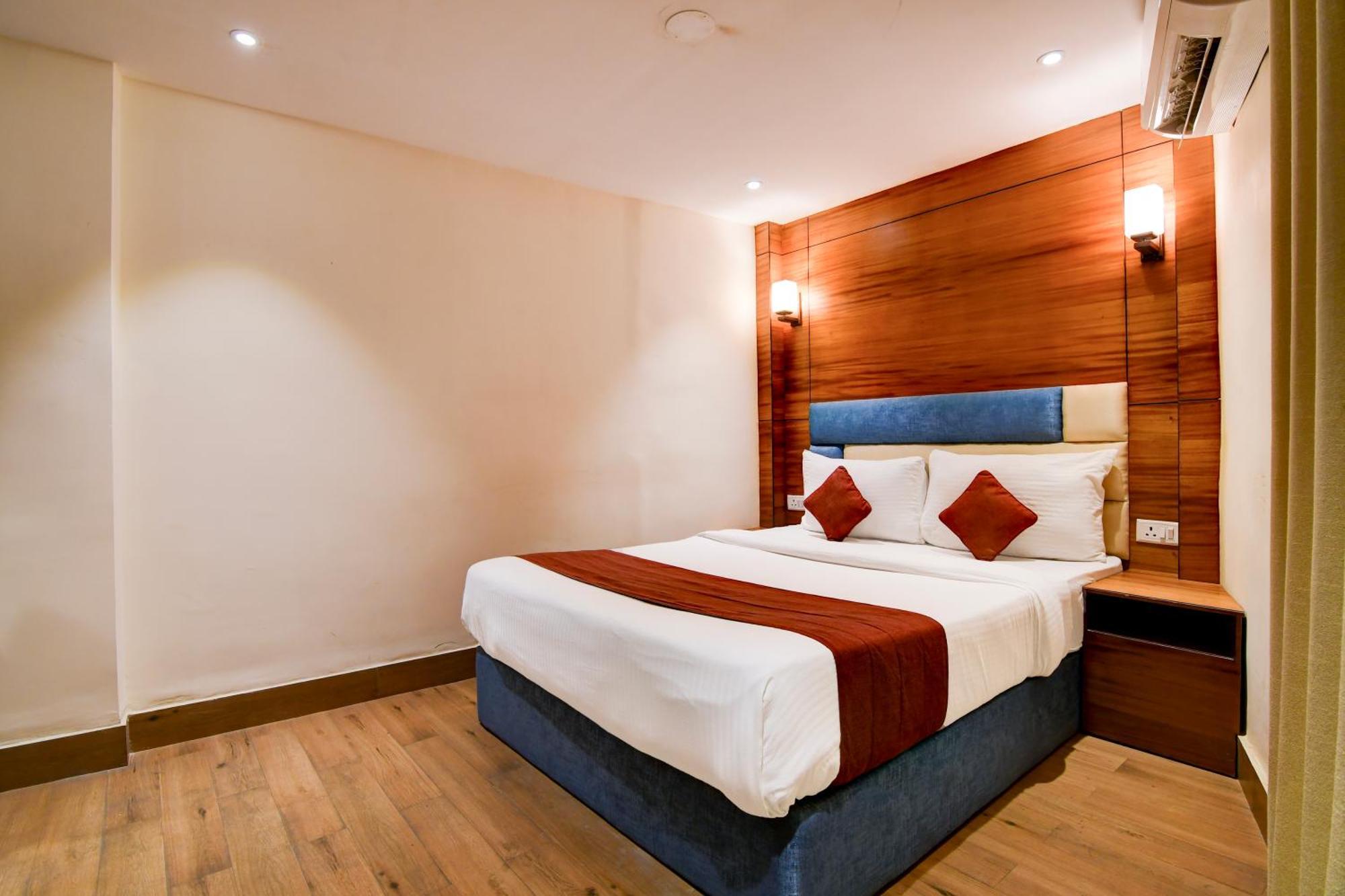 Hotel King'S Crown Calcutta Buitenkant foto