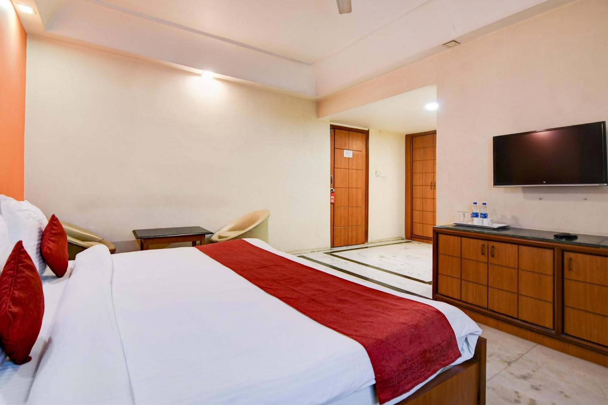 Hotel King'S Crown Calcutta Buitenkant foto