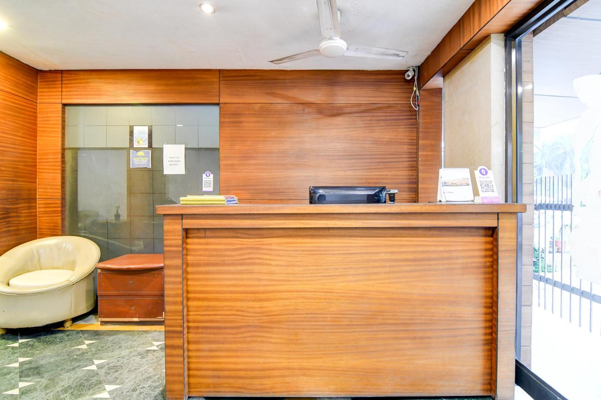 Hotel King'S Crown Calcutta Buitenkant foto