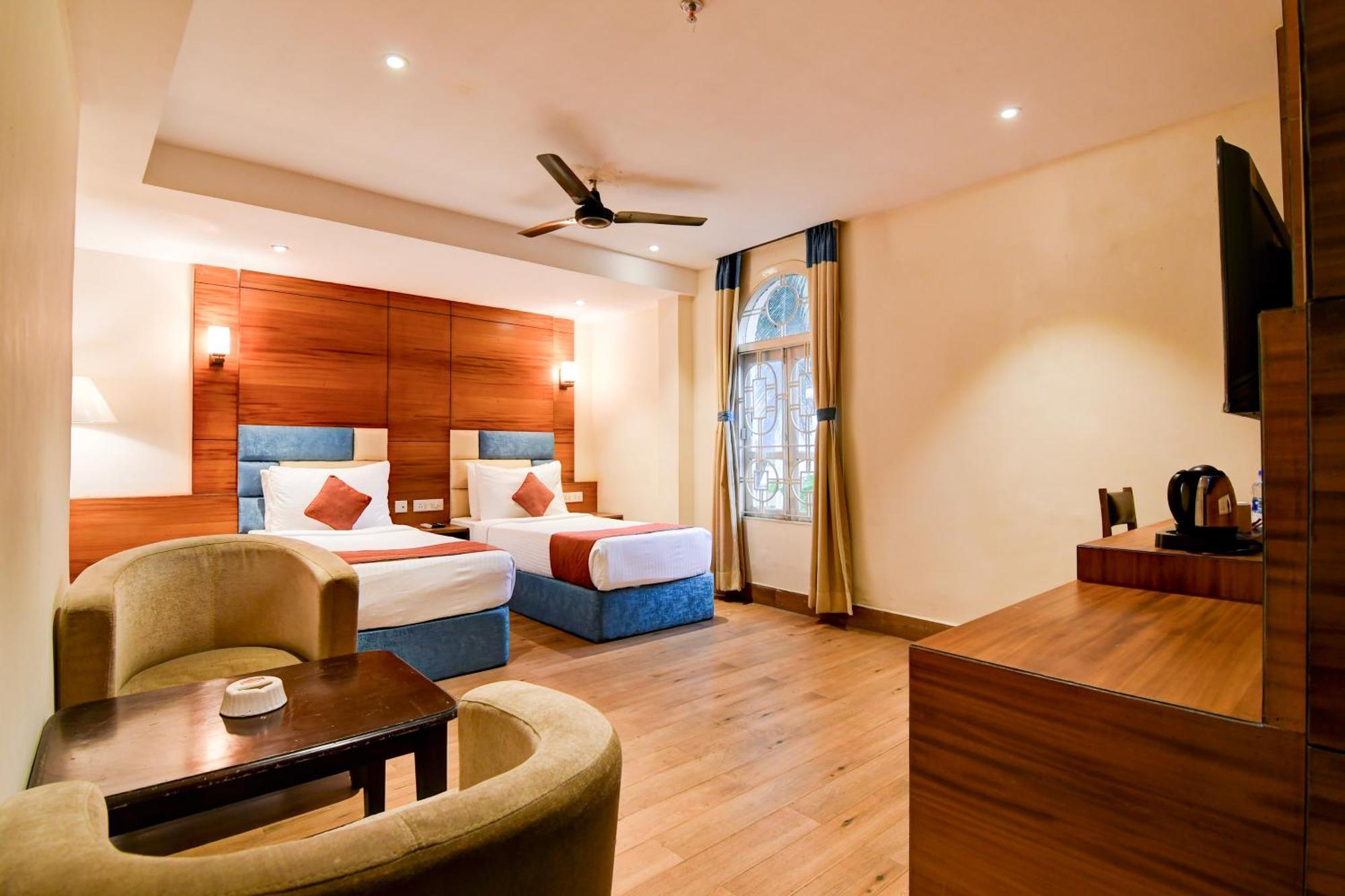 Hotel King'S Crown Calcutta Buitenkant foto