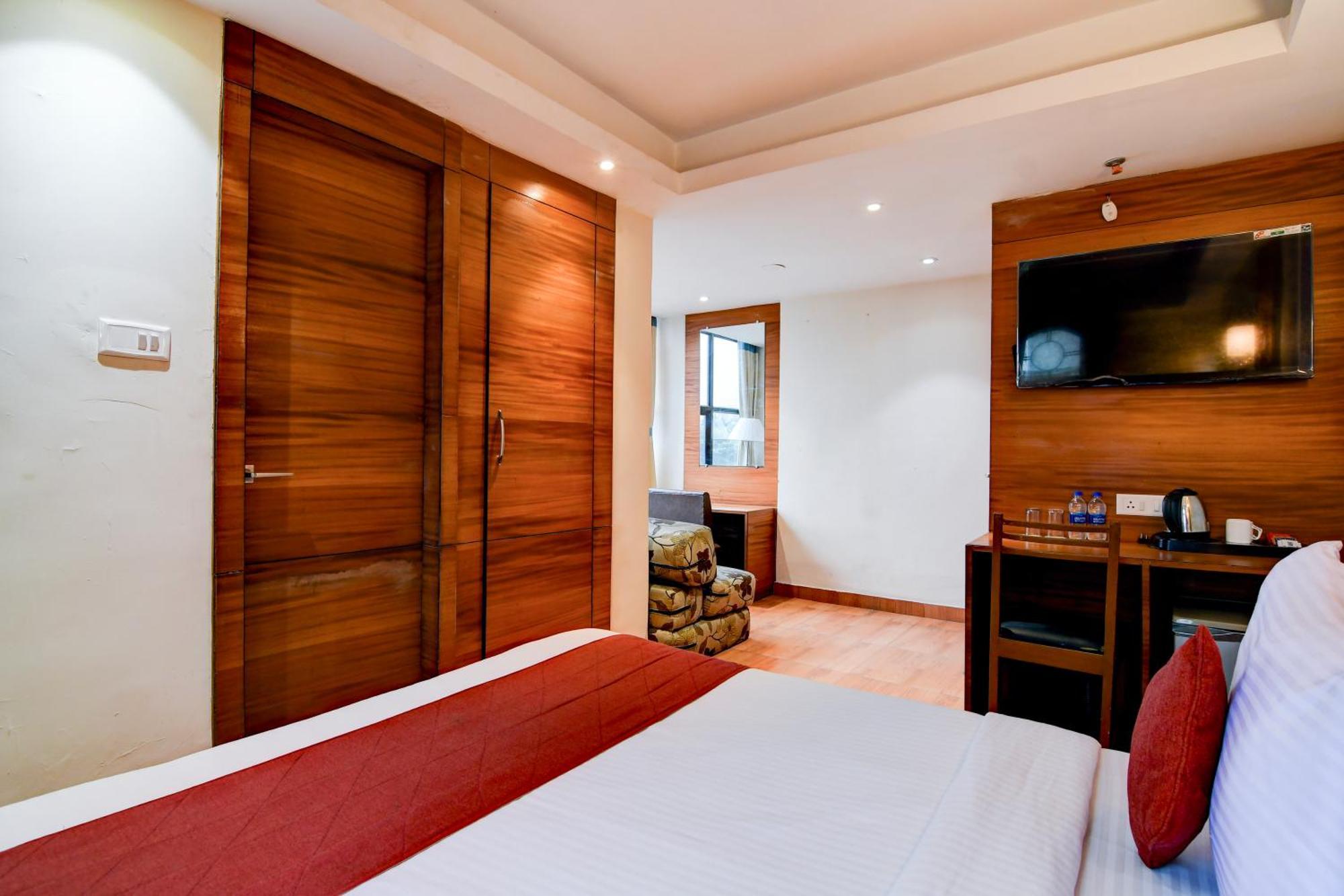 Hotel King'S Crown Calcutta Buitenkant foto