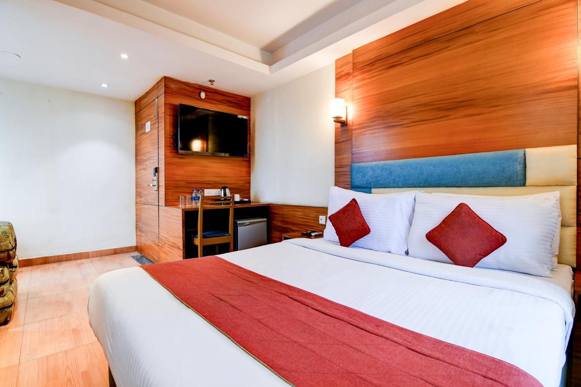 Hotel King'S Crown Calcutta Buitenkant foto