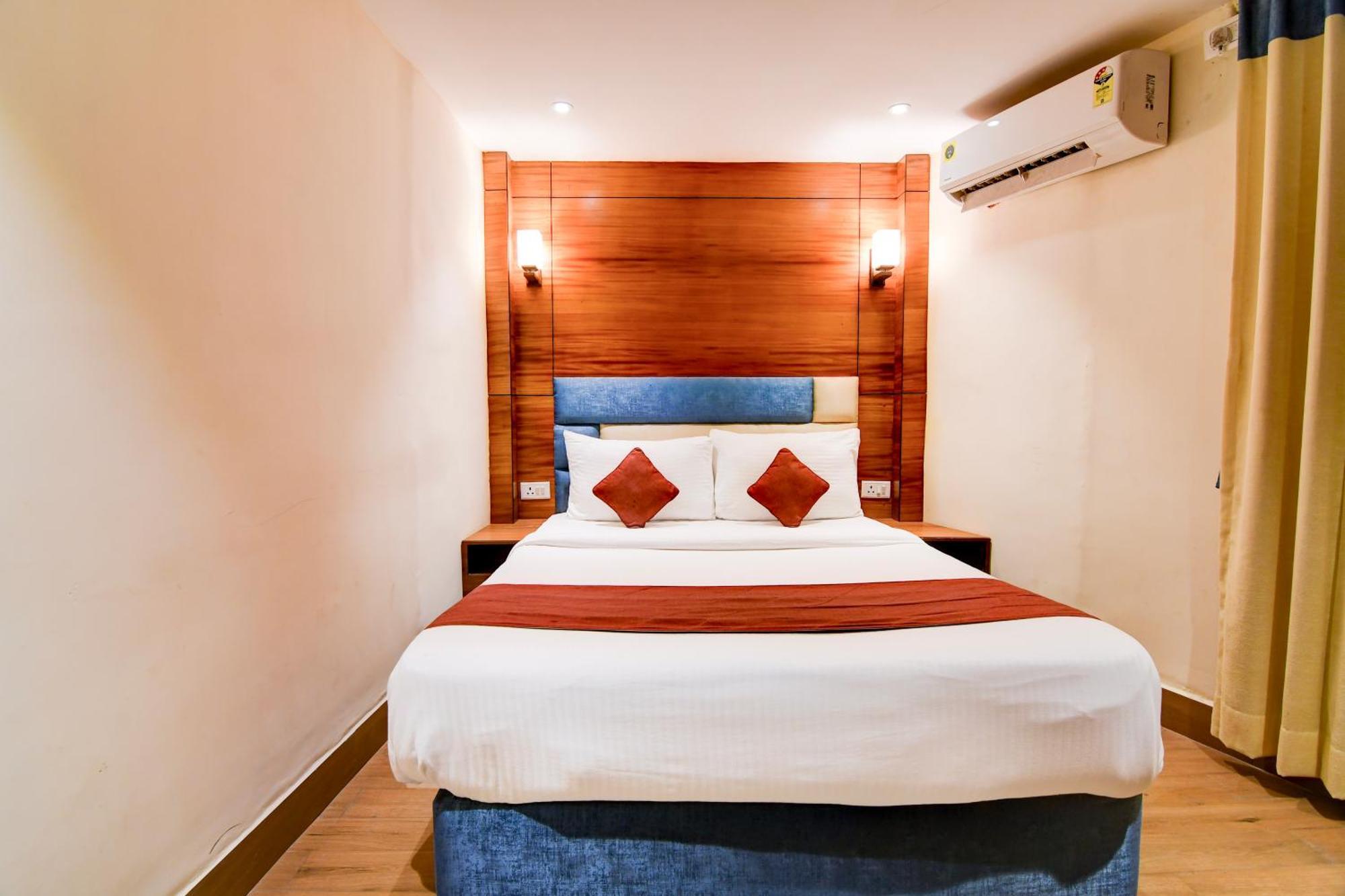 Hotel King'S Crown Calcutta Buitenkant foto