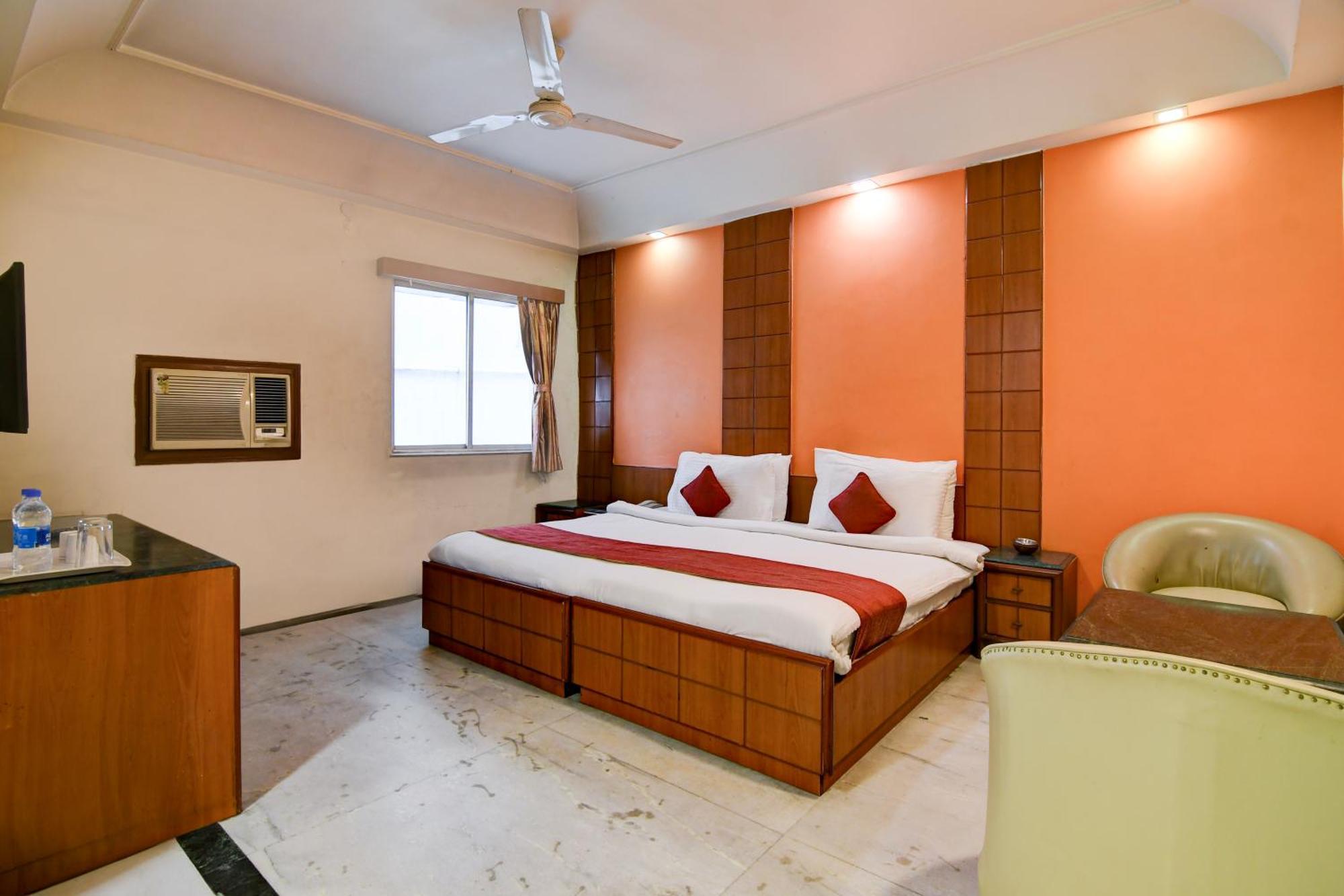 Hotel King'S Crown Calcutta Buitenkant foto