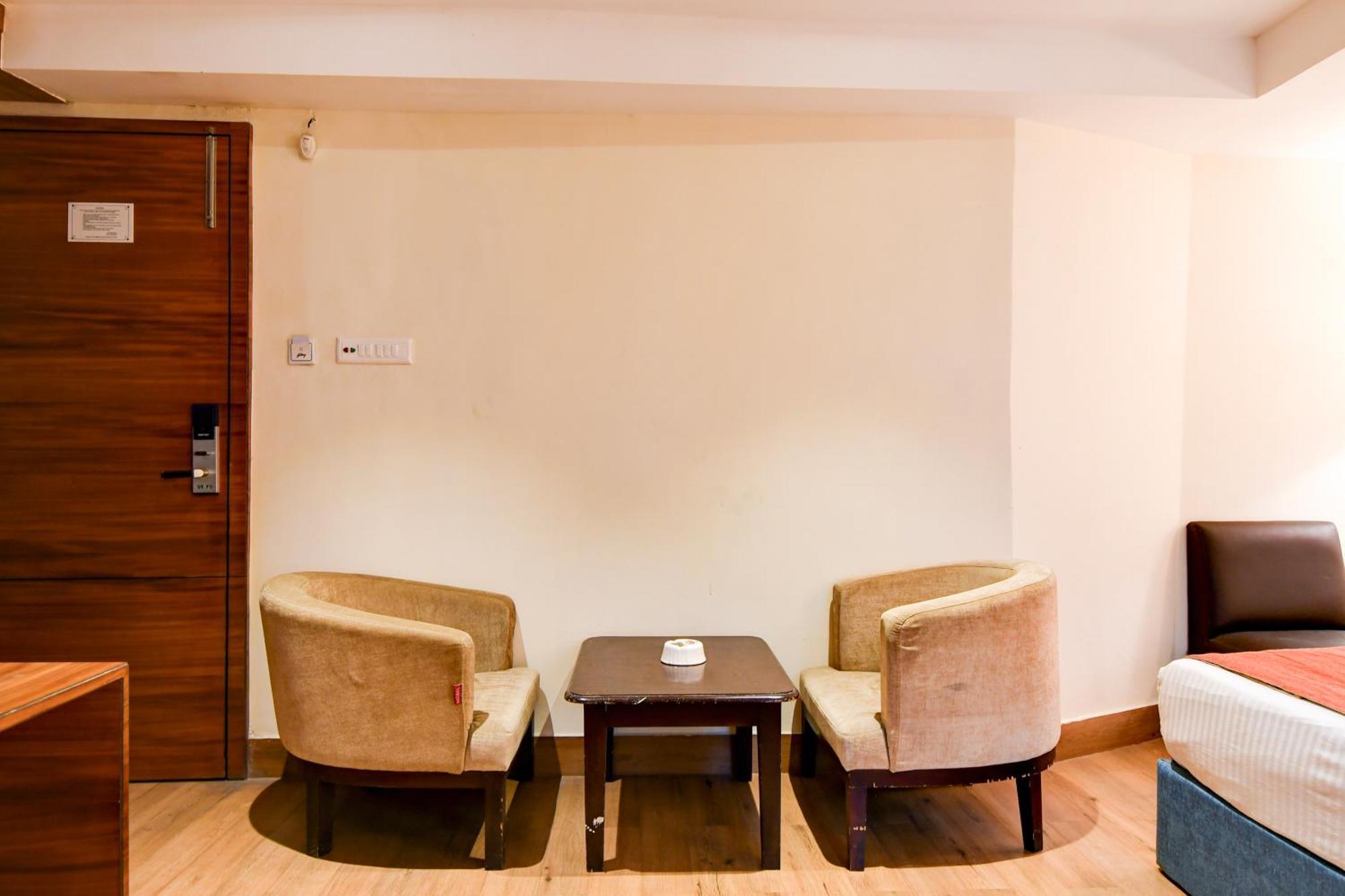 Hotel King'S Crown Calcutta Buitenkant foto