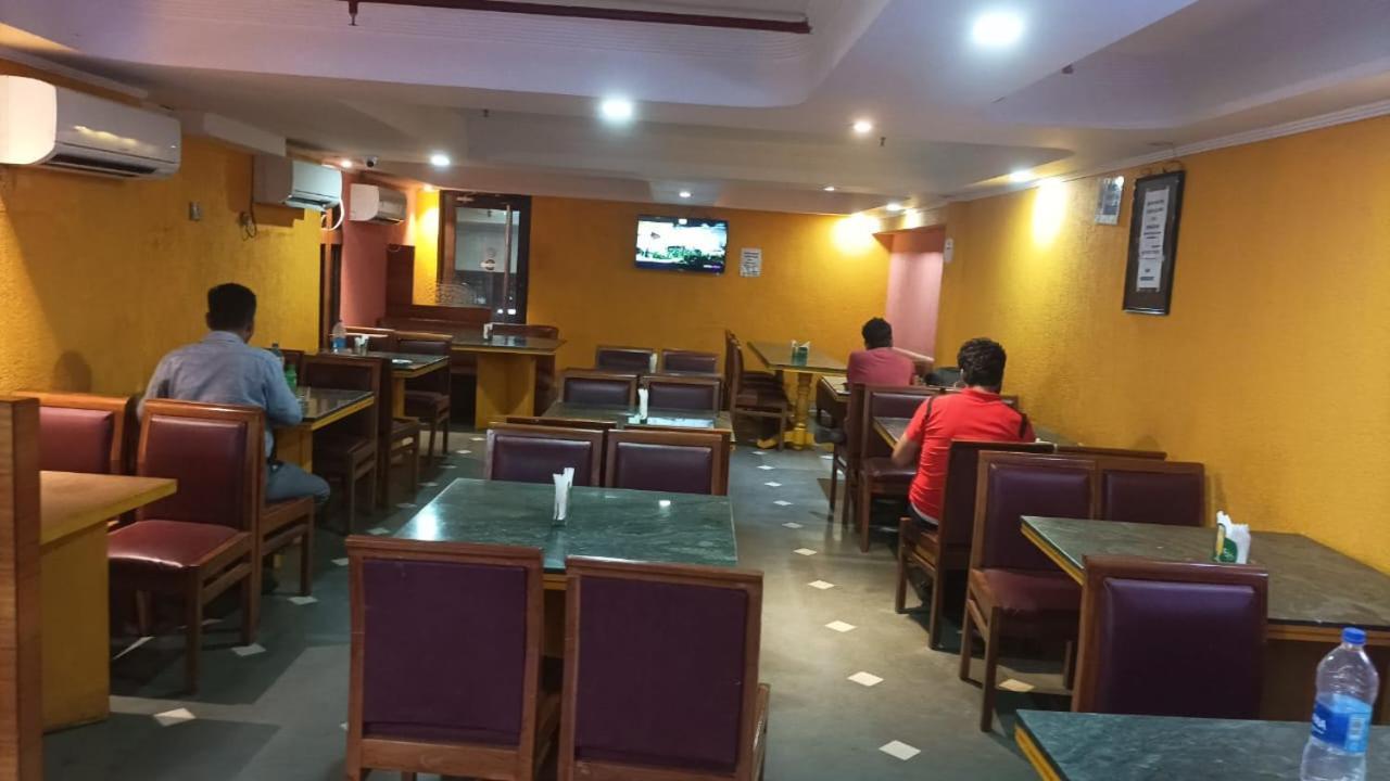 Hotel King'S Crown Calcutta Buitenkant foto